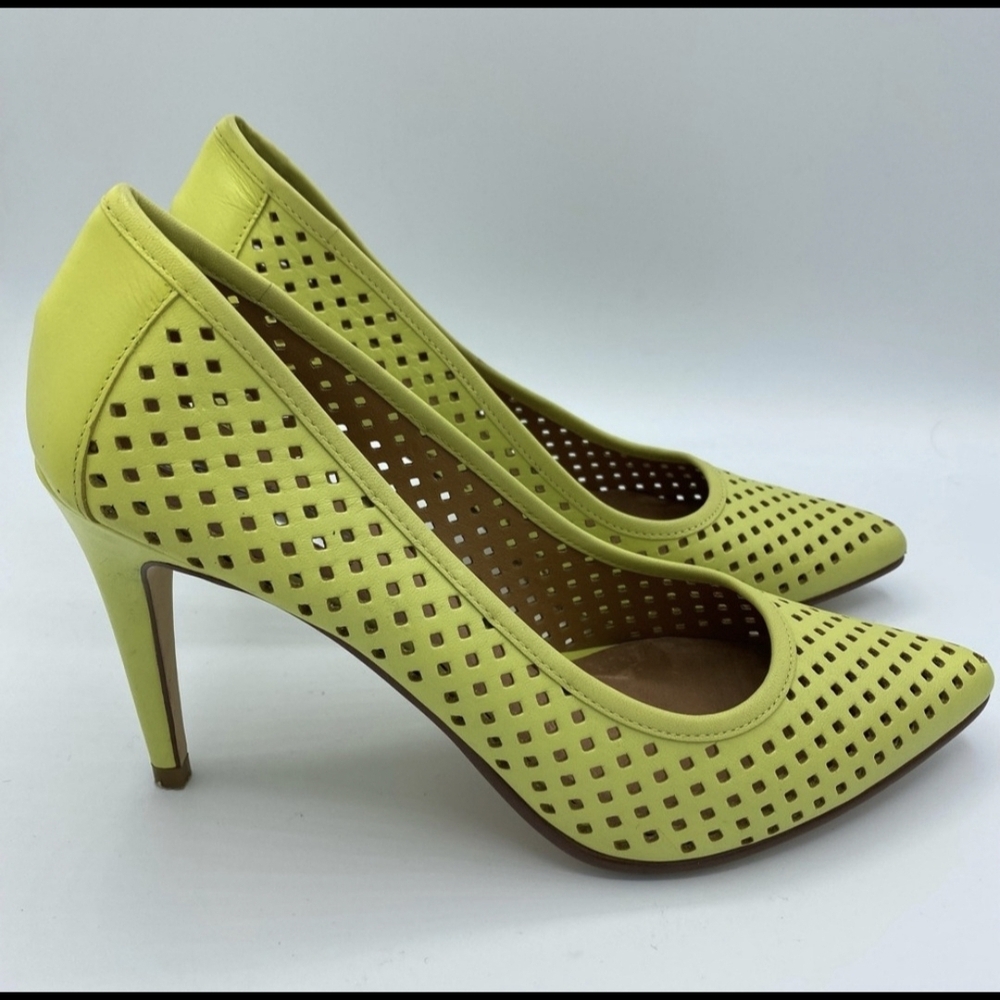Halogen Heels - Picture 3 of 6